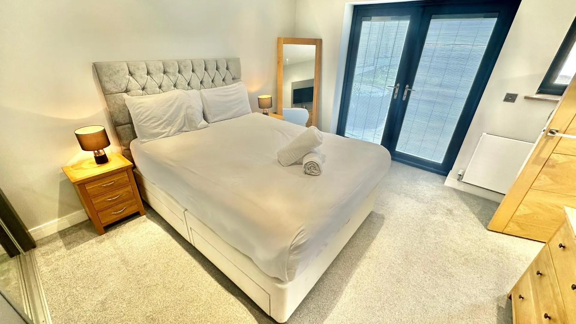 Spacious Modern Bungalow With Garden, Hot Tub, Gas Bbq And Sky Sports! Bournemouth 0*,  United Kingdom