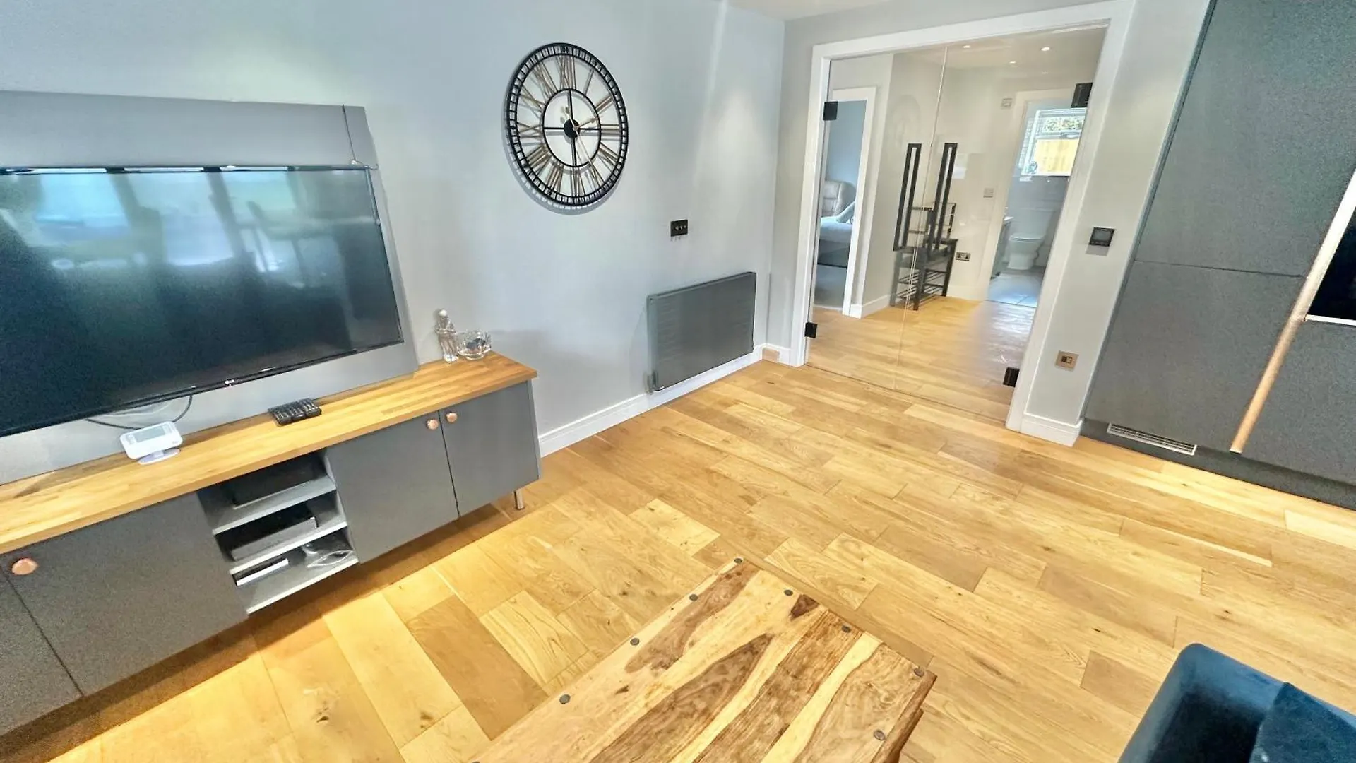 Spacious Modern Bungalow With Garden, Hot Tub, Gas Bbq And Sky Sports! Bournemouth