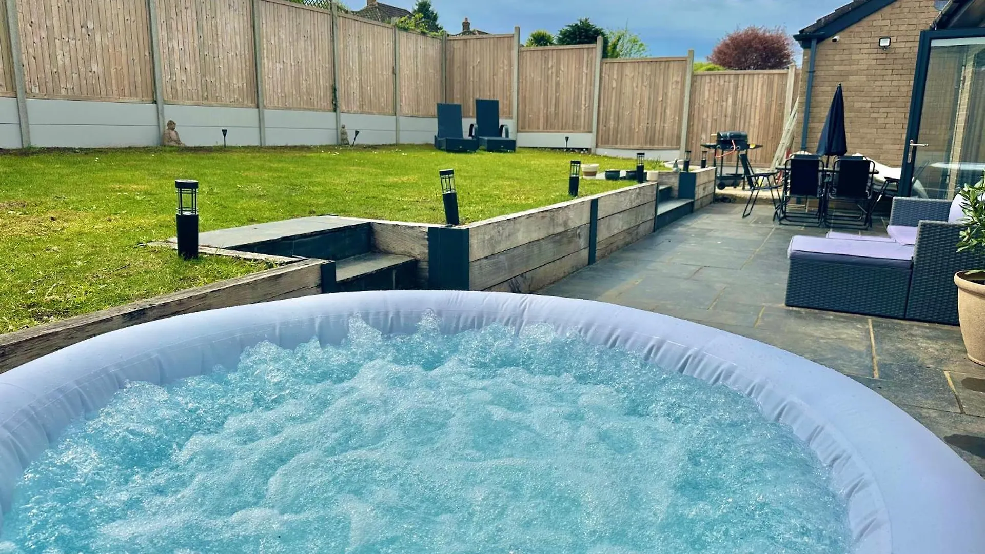 Spacious Modern Bungalow With Garden, Hot Tub, Gas Bbq And Sky Sports! Bournemouth Holiday home
